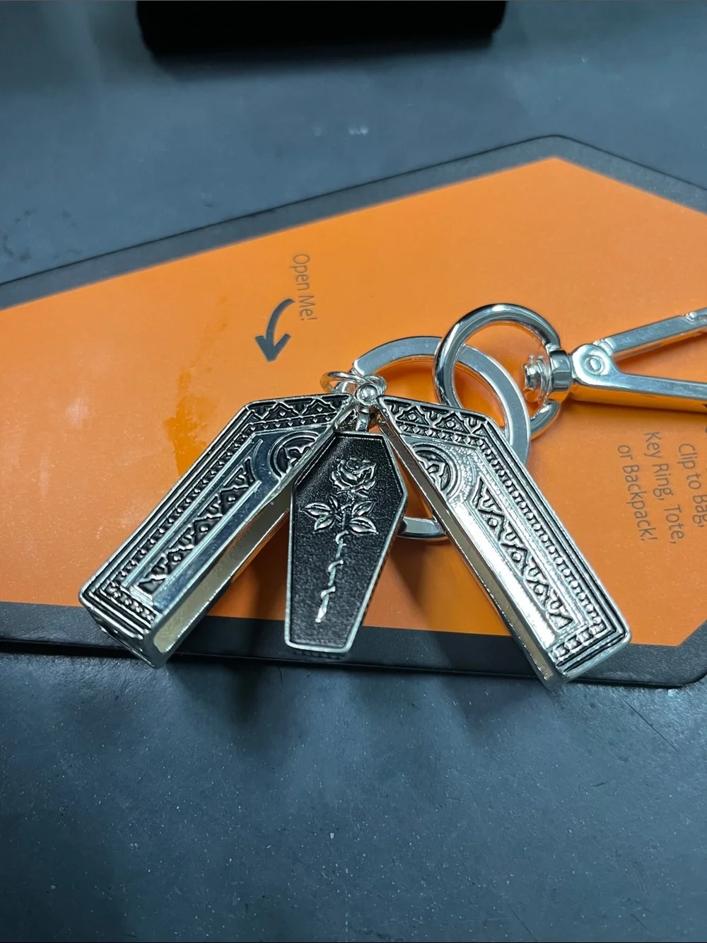 New Silver Decorative Handbag Charm Keychain - Silver Tone Split Coffin